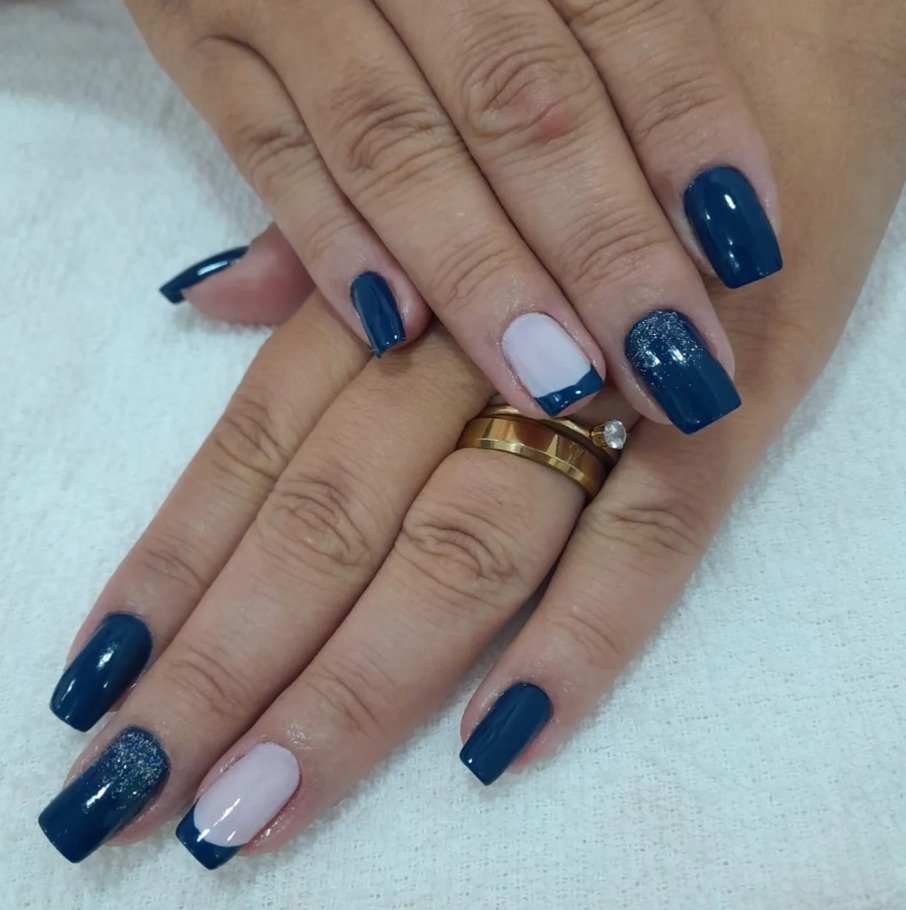 Unhas em gel feitas no Studio Moça Bonita